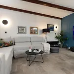 Nauta - Peljesac- Mit Whirpool By Interhome *