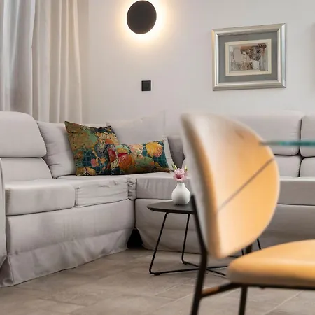 Nauta - Peljesac- Mit Whirpool By Interhome Holiday home Loviste