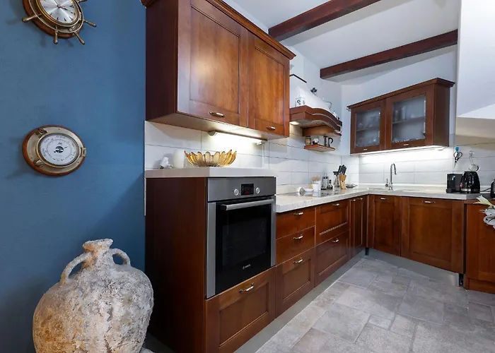 Nauta - Peljesac- Mit Whirpool By Interhome *